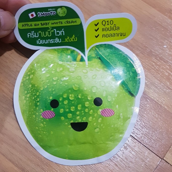 Натуральный питательный крем для лица из Тайланда с яблоком Smooto Apple Q-10 Baby White Cream купить в Москве и Московской области.